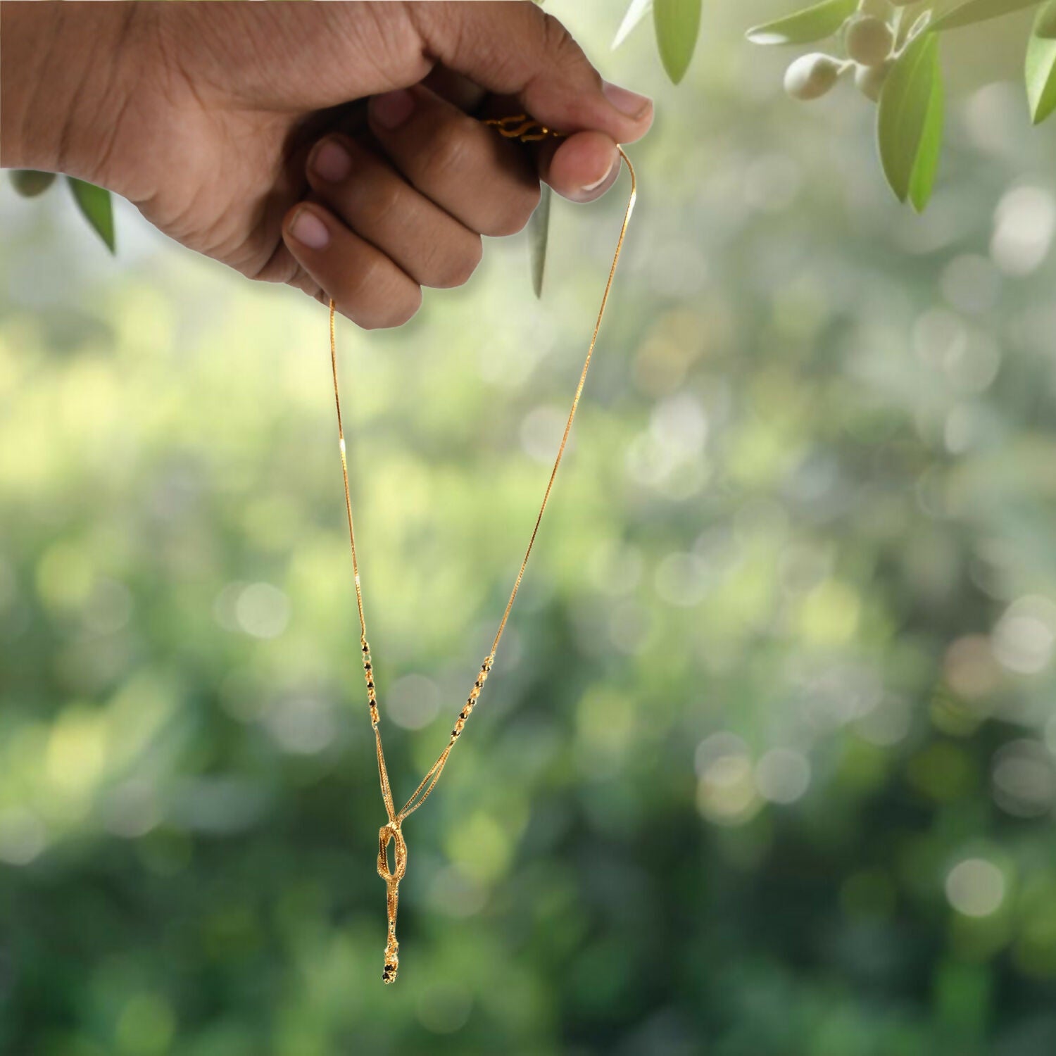 Sophisticated Pendant Necklace for Women