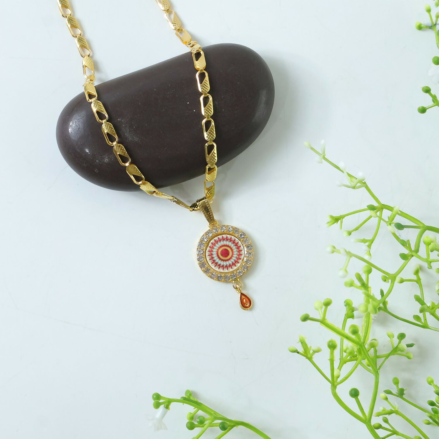 Royal Gold Pendant Necklace with Circular Enamel Stone Design