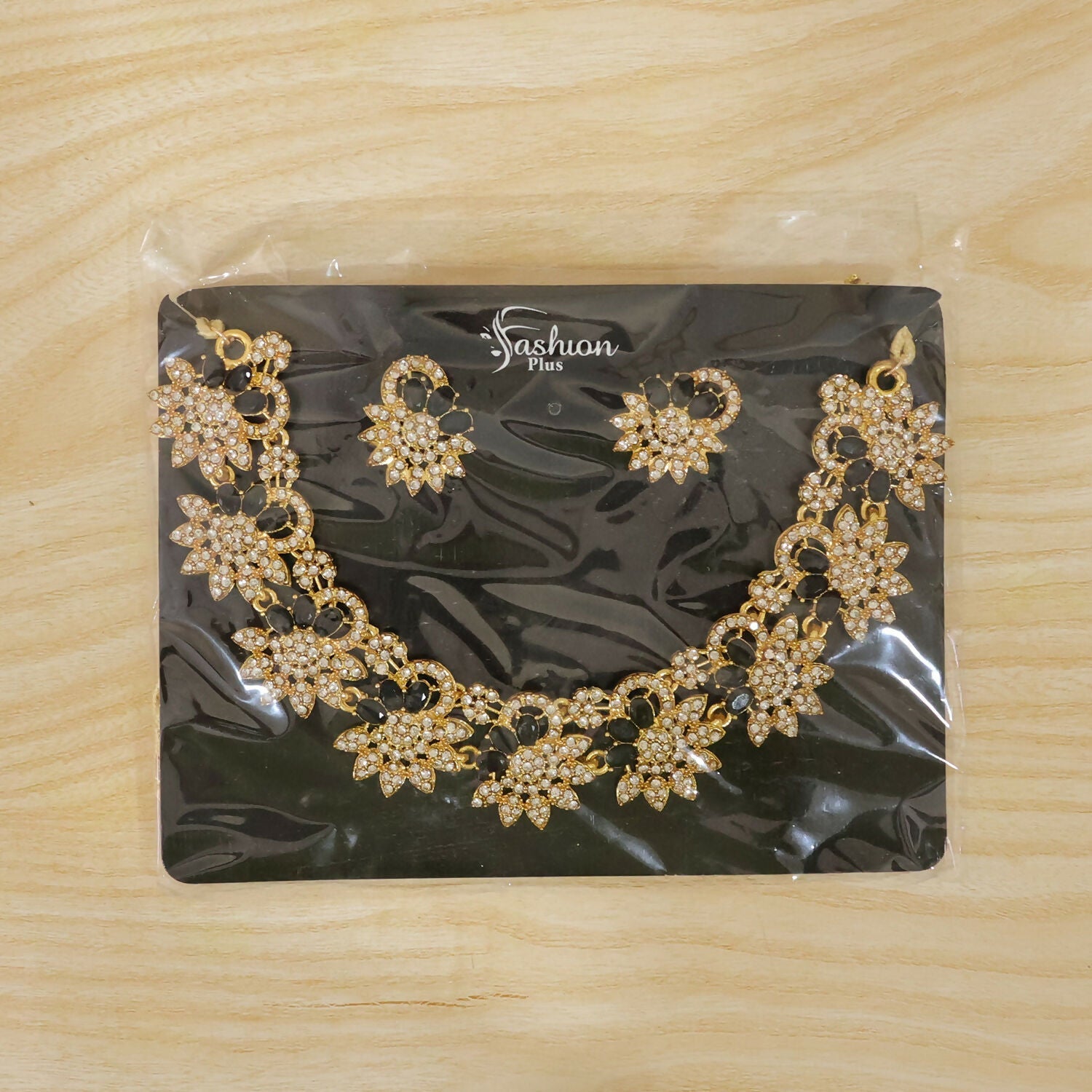 Title: Elegant Gold Plated Necklace & Earrings Set with Black Stones