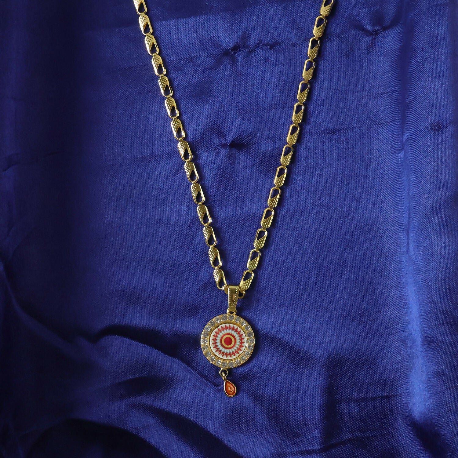 Royal Gold Pendant Necklace with Circular Enamel Stone Design