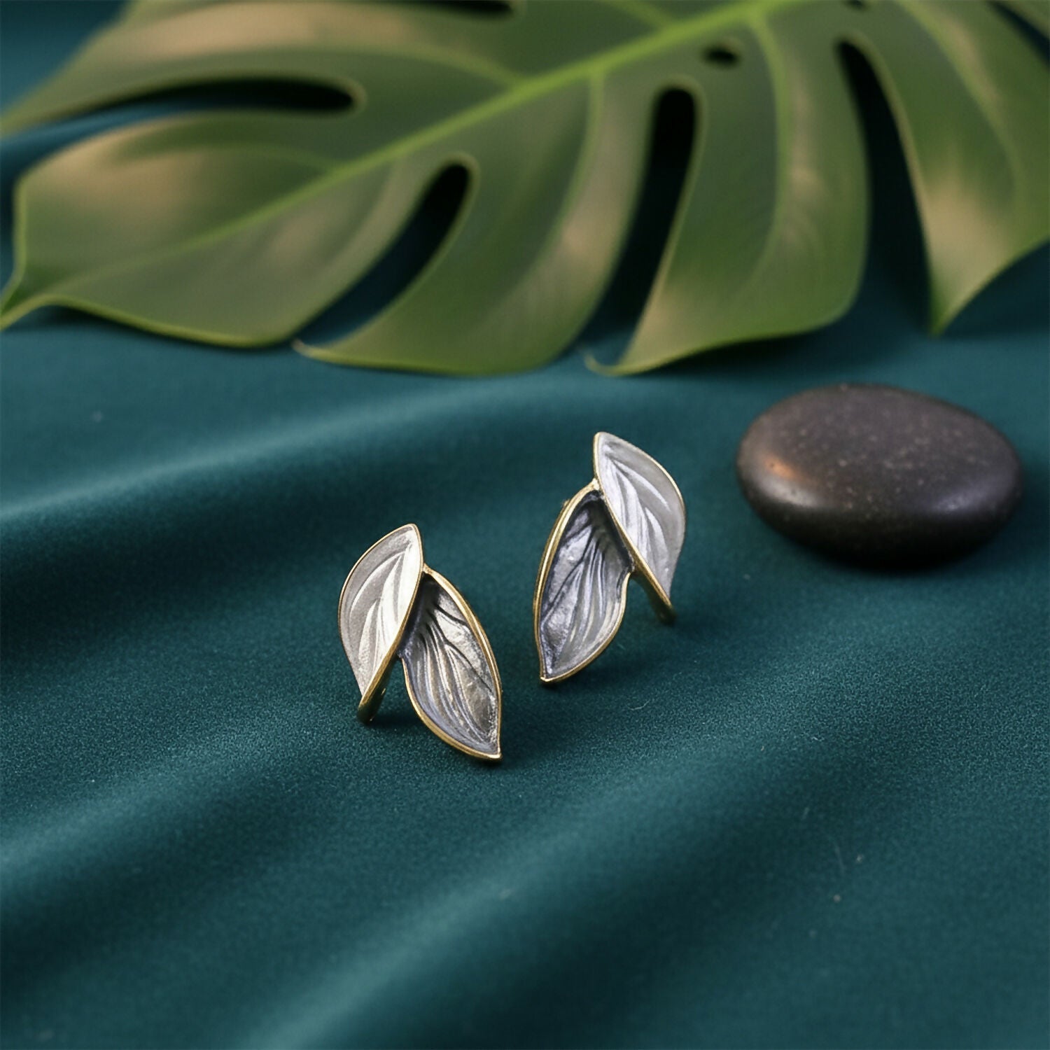 Minimalist Nature-Inspired Leaf Studs Korean Style – Premium Pearlescent Enamel Earrings