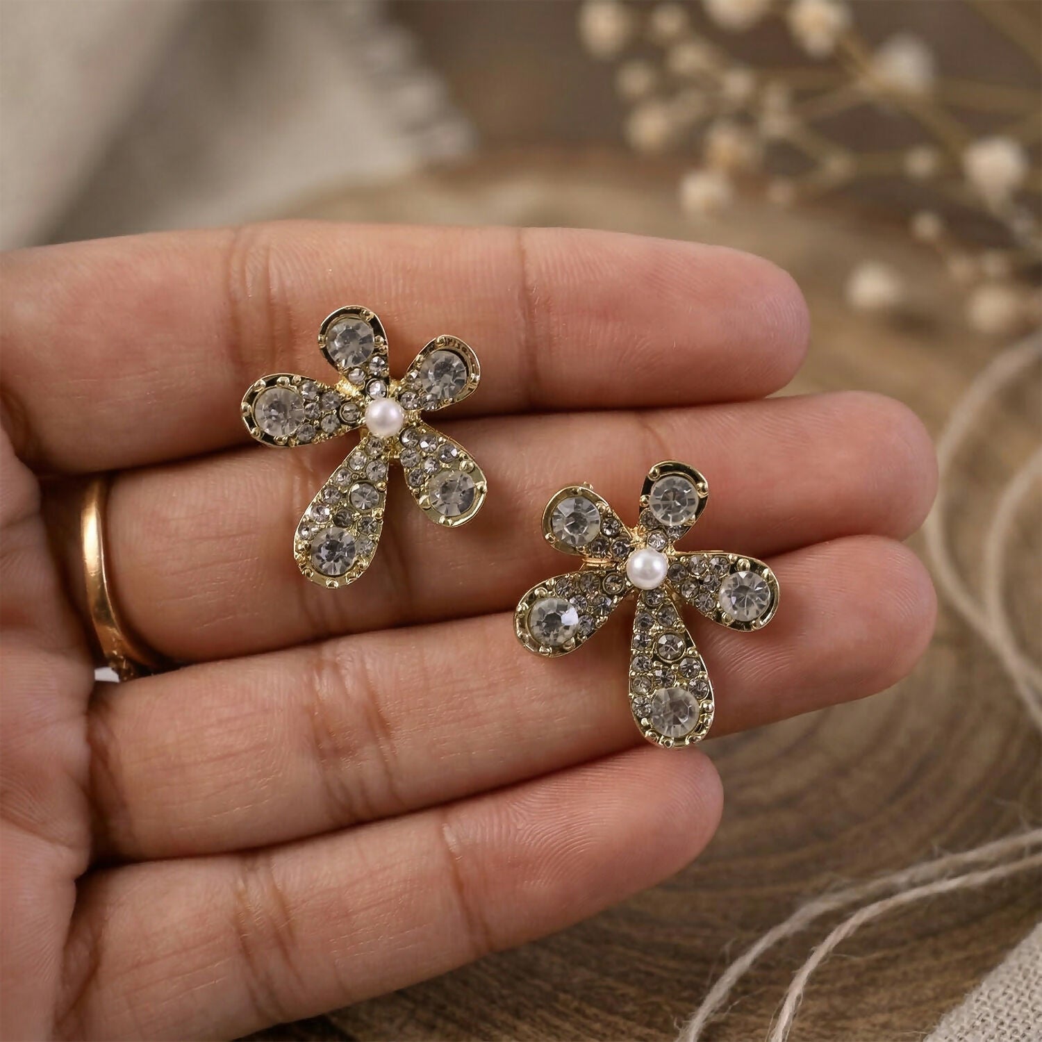 Elegant Crystal Flower Design Stud Earrings for Women and Girls Party Wear