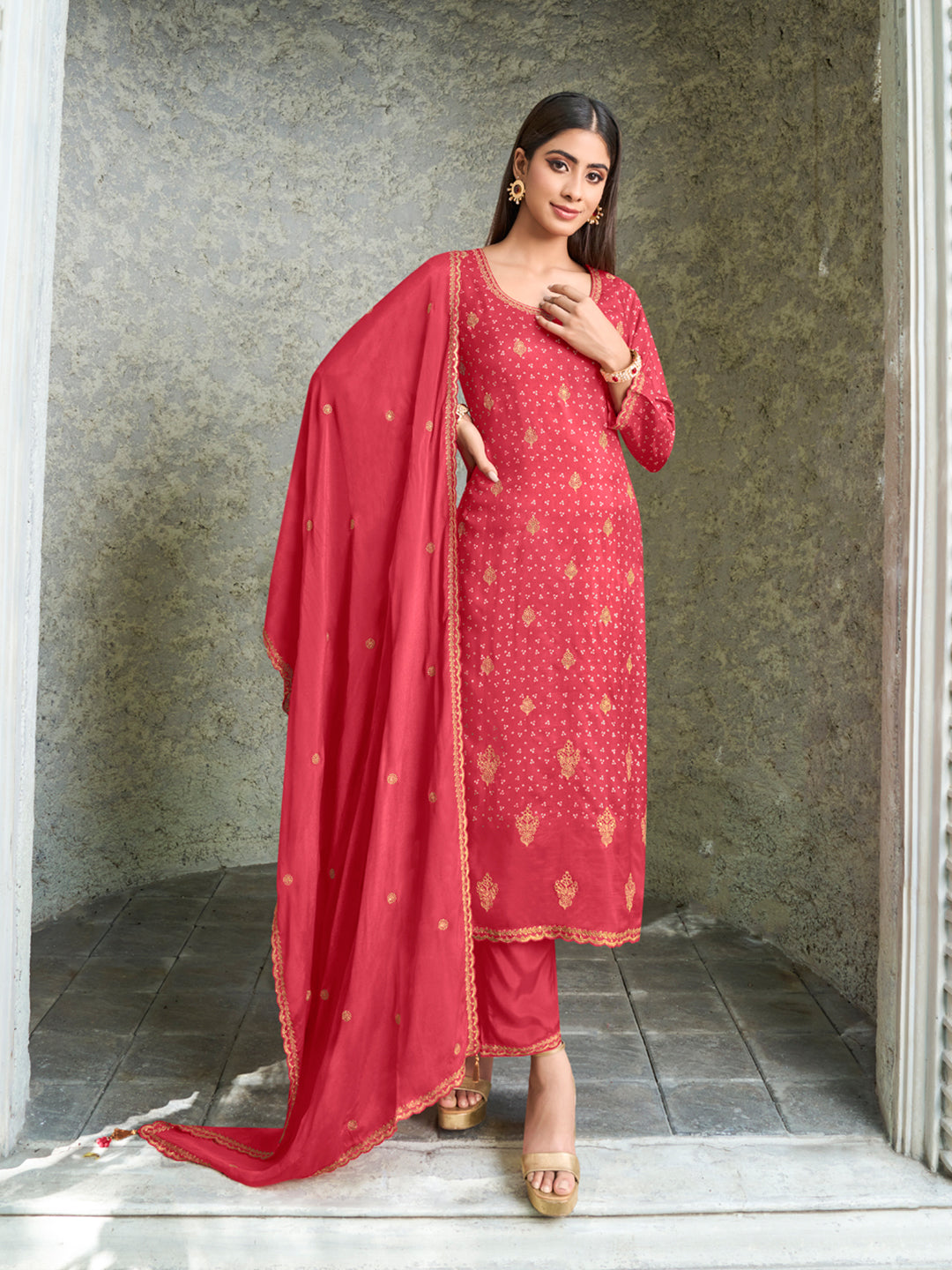 Digital Bandhani Printed Kurta with Trouser and Scalloped Dupatta - qivii
