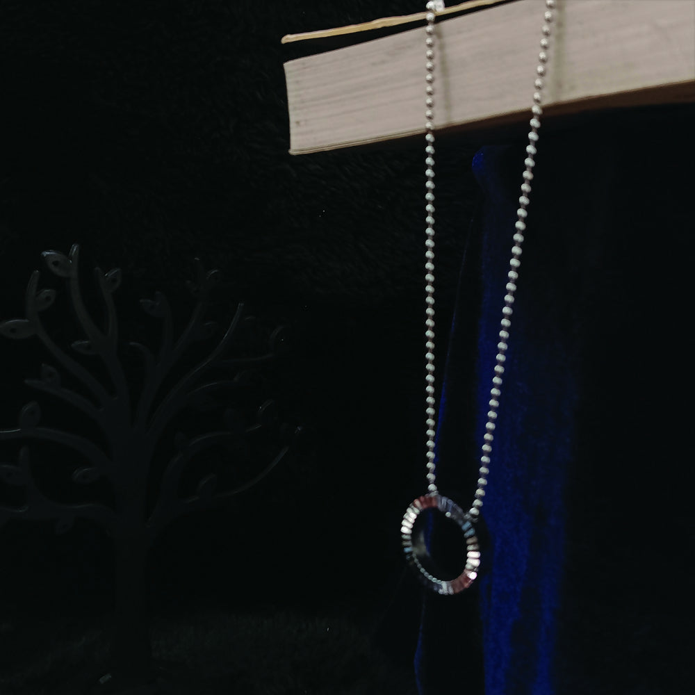 Round Shape Circle Ring Chain Pendant