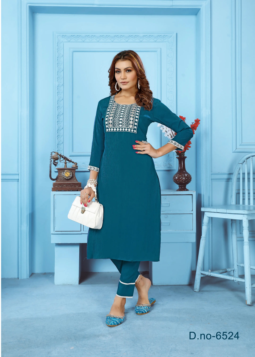 Cyan Blue Kurta Set With Embroidery Work - qivii