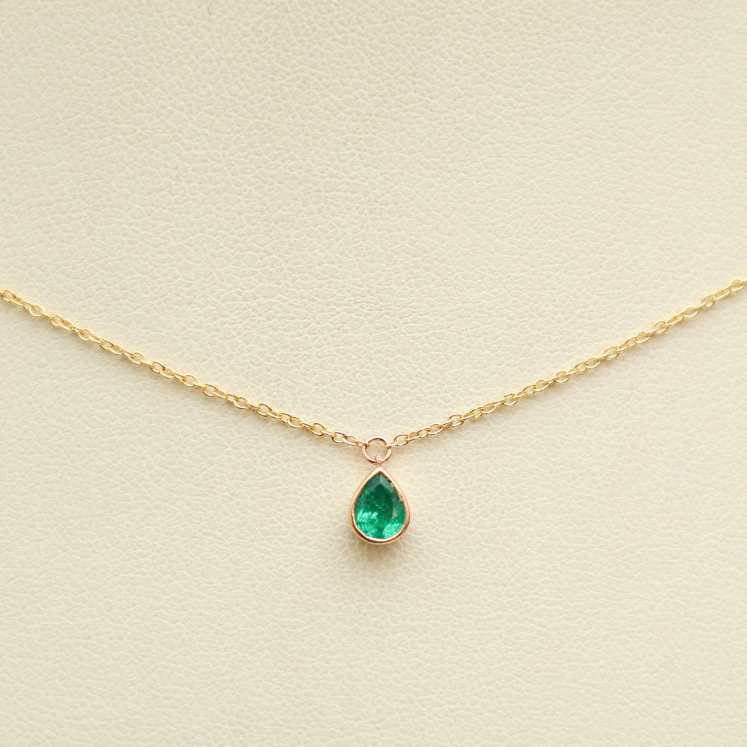 Emerald Bezel Set Pear Shape Chain Necklace - qivii