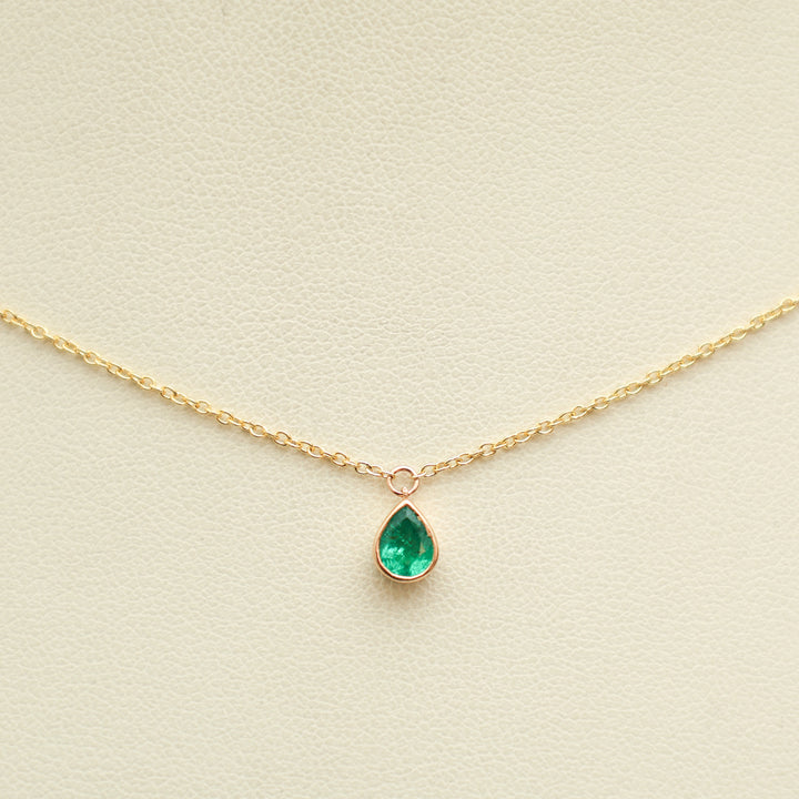 Emerald Bezel Set Pear Shape Chain Necklace - qivii