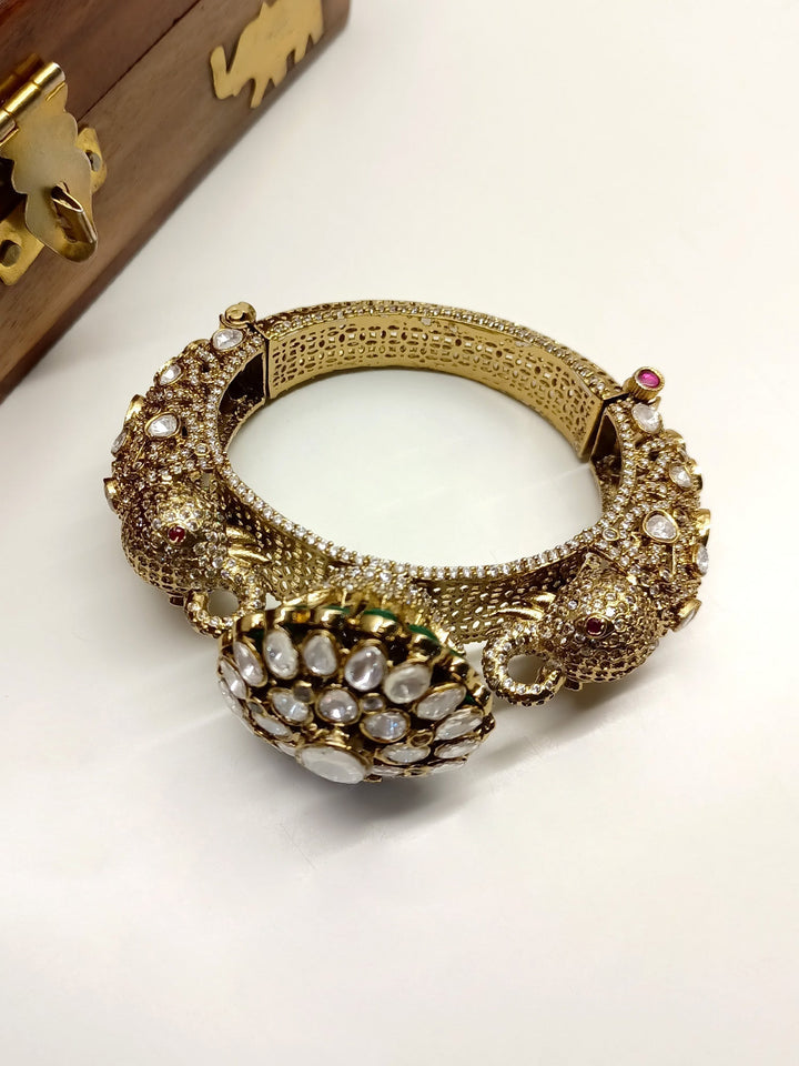 Nikita Emerald Victorian Bracelet - qivii