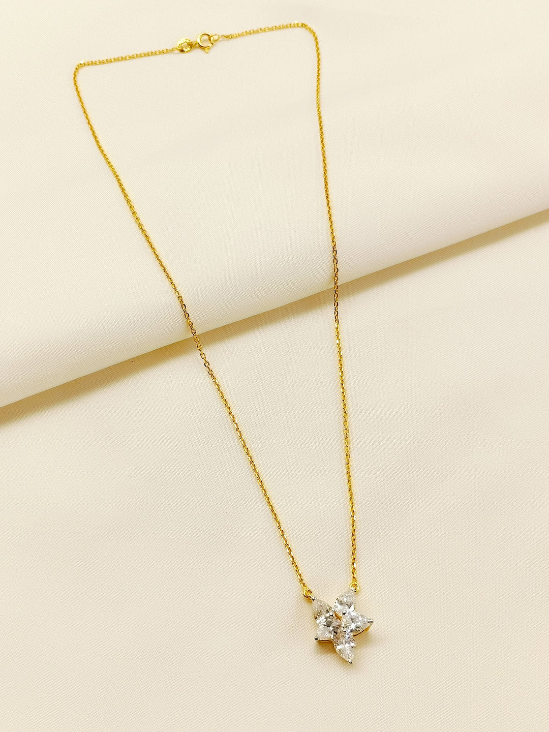 Romsha 92.5 Silver Swarovski Stone Pendal - qivii