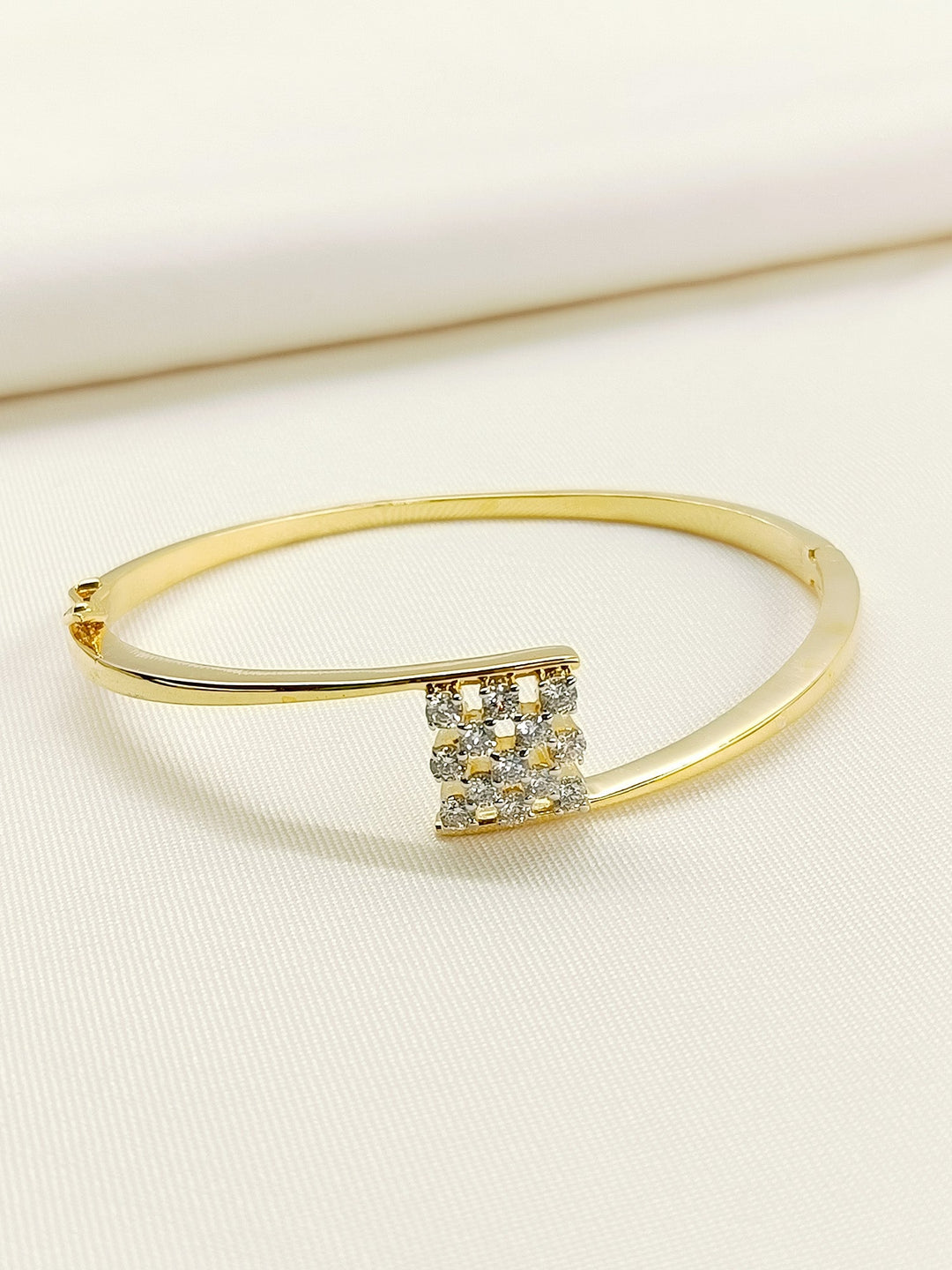 Ketaki 92.5 Silver Swarovski Stone Bracelet - qivii