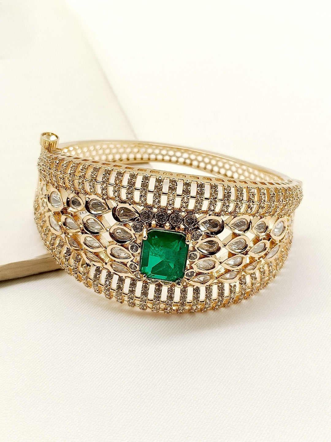 Shalini Green Kundan Bracelet - qivii