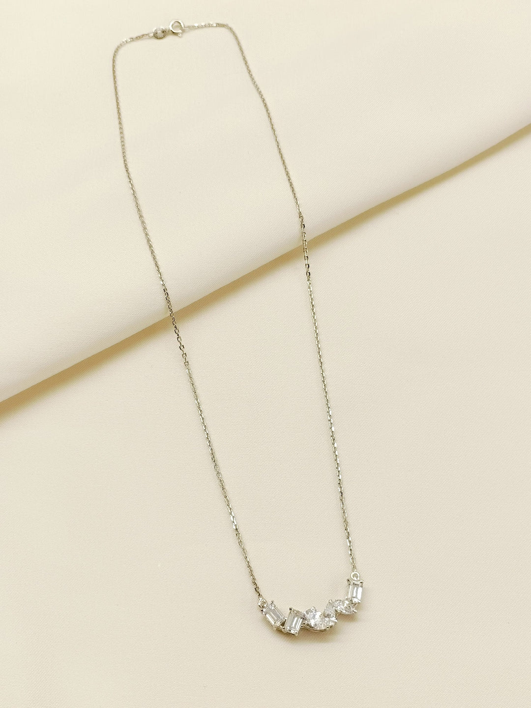 Aamiha 92.5 Silver Swarovski Stone Pendal - qivii