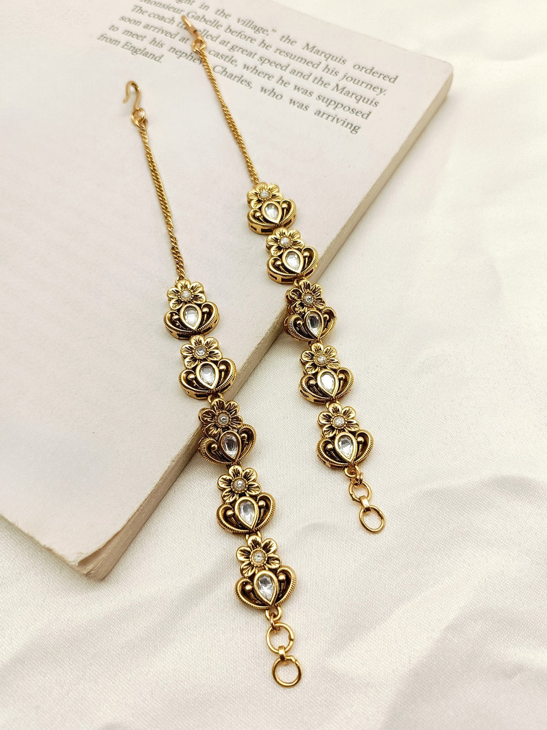 Bhanupriya White Traditional Ear Chain - qivii