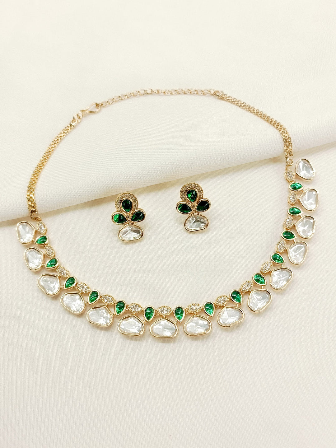 Mihira Green Kundan Necklace Set - qivii