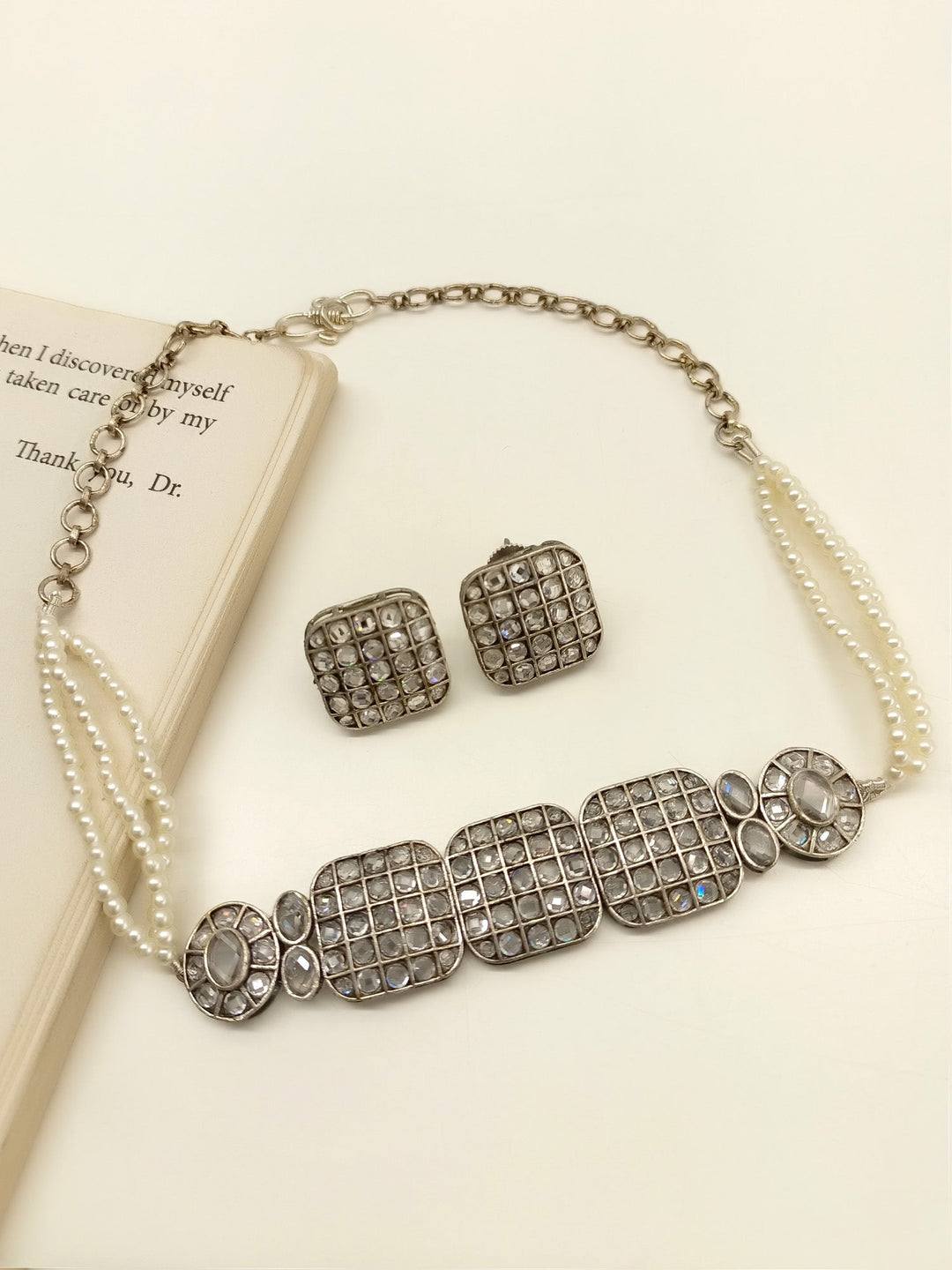 Nooh White Oxidized Choker Set - qivii