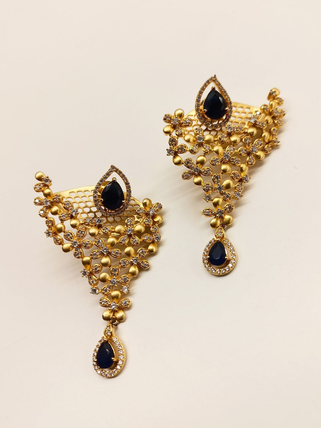 Tashvi Earcuff Style Earrings - qivii