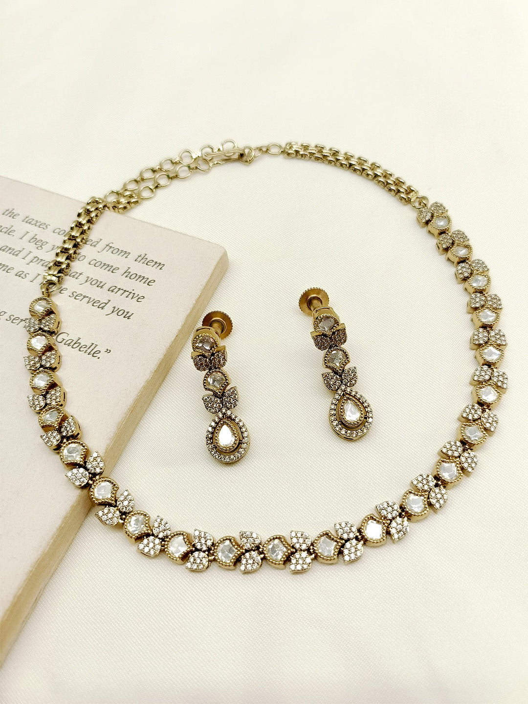 Ishmeen White Polki Necklace Set - qivii