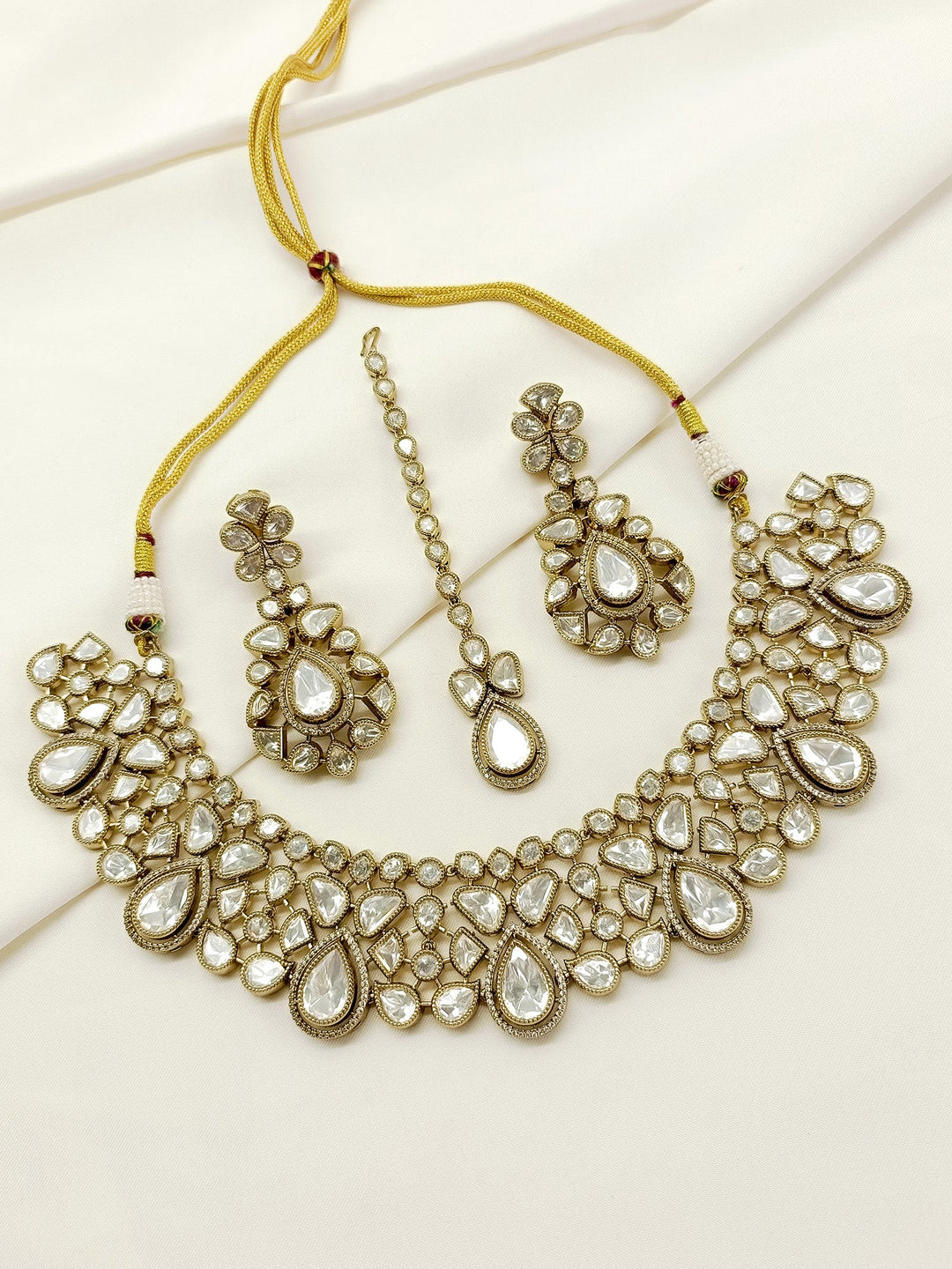 Gurpreet White Victorian Set - qivii