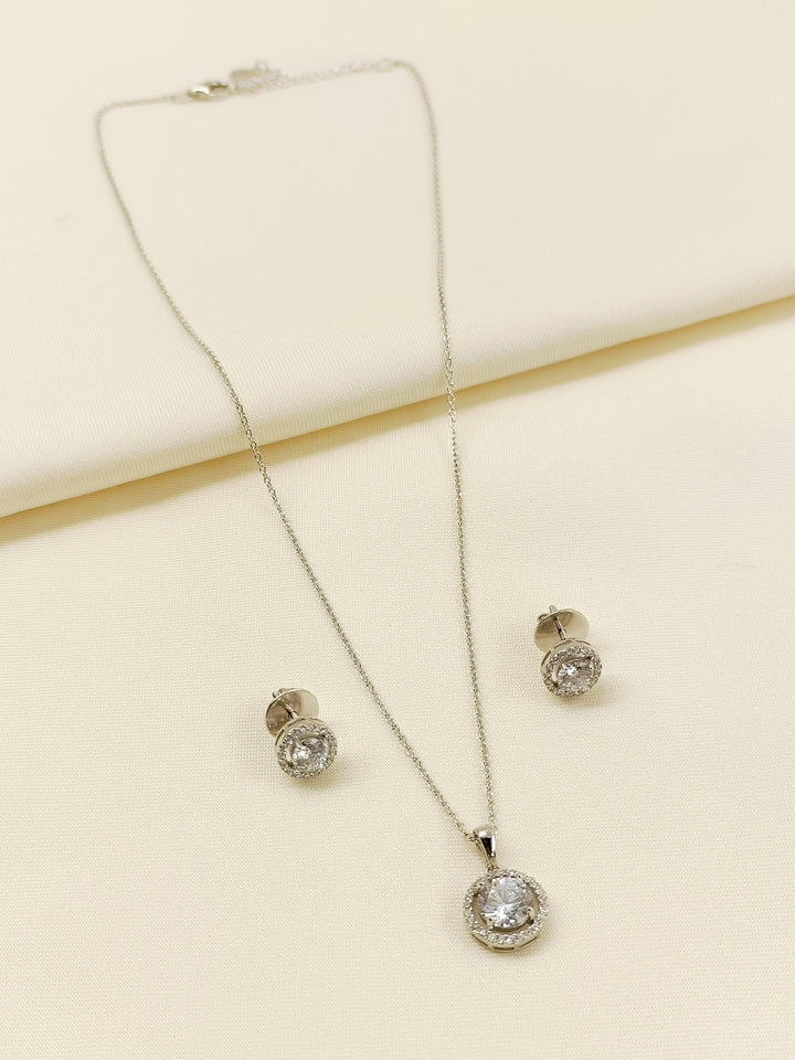 Gleaming 92.5 Silver Swarovski Stone Pendant Set - qivii