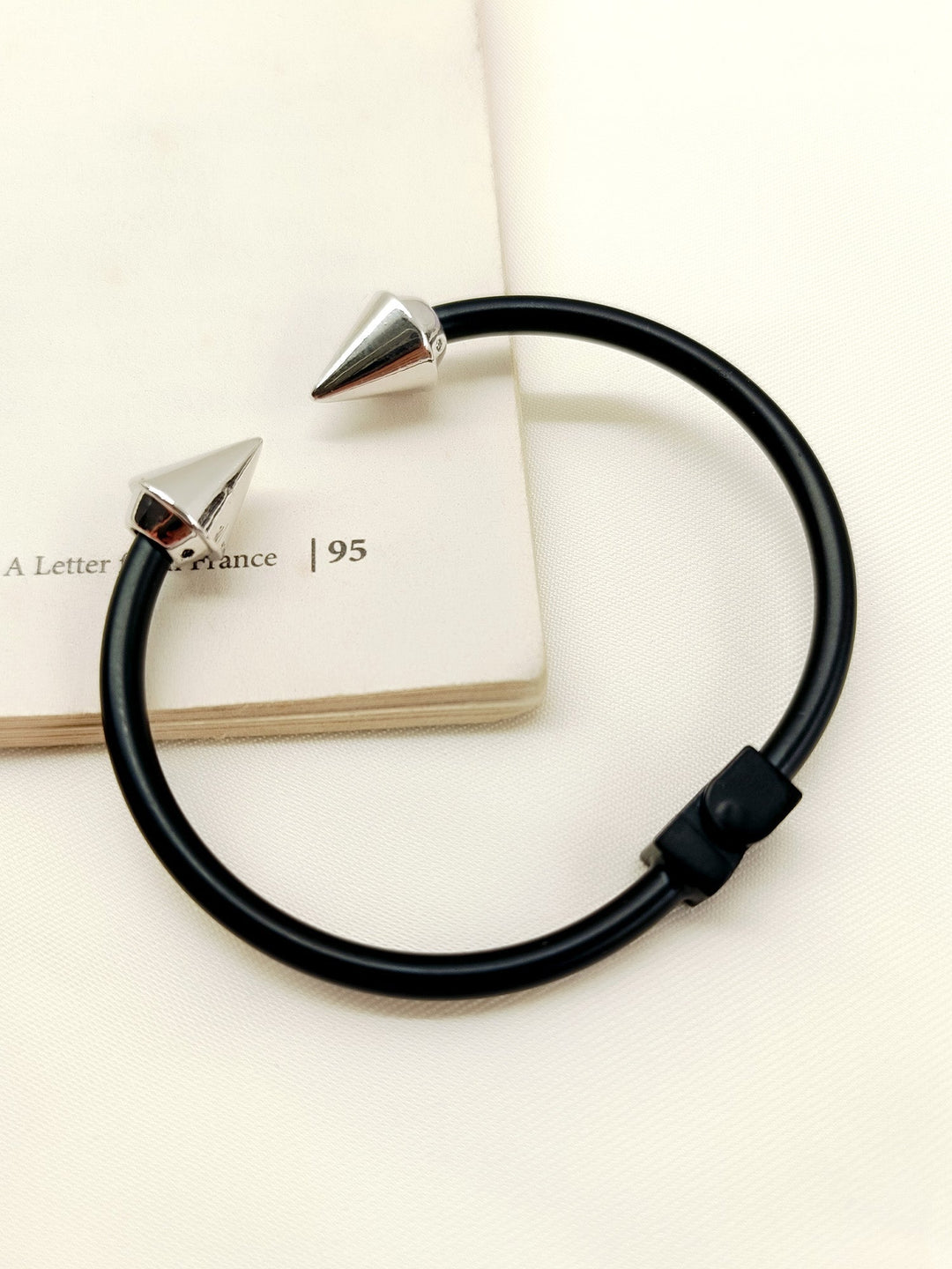 Allison Black Western Bracelet - qivii