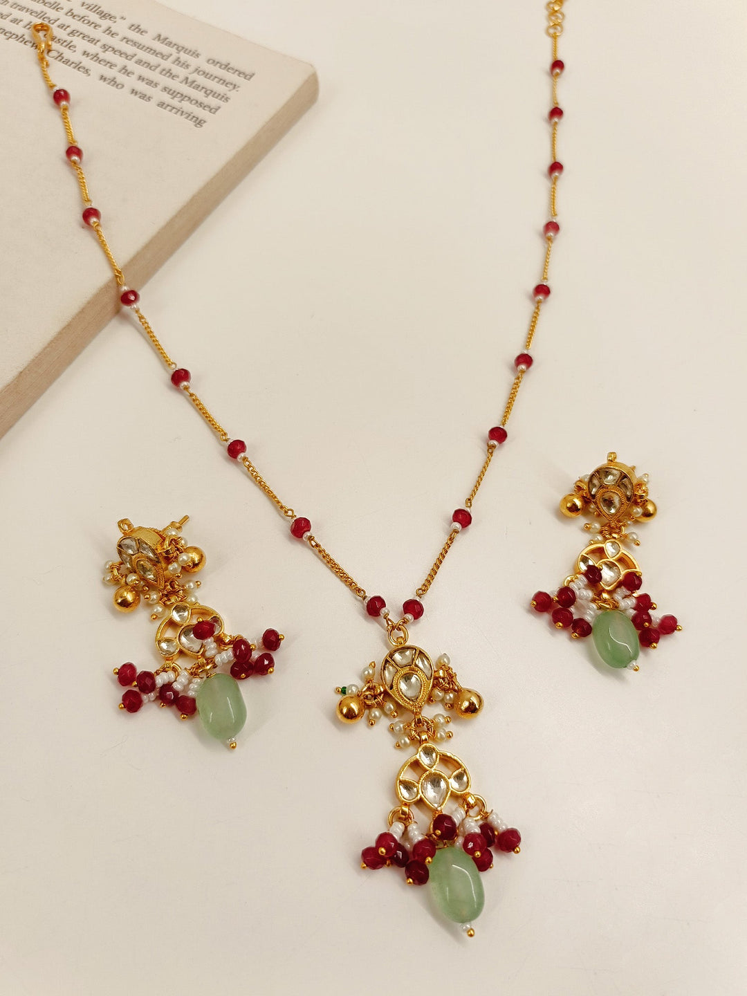 Liya R & G Kundan Pendant Set - qivii