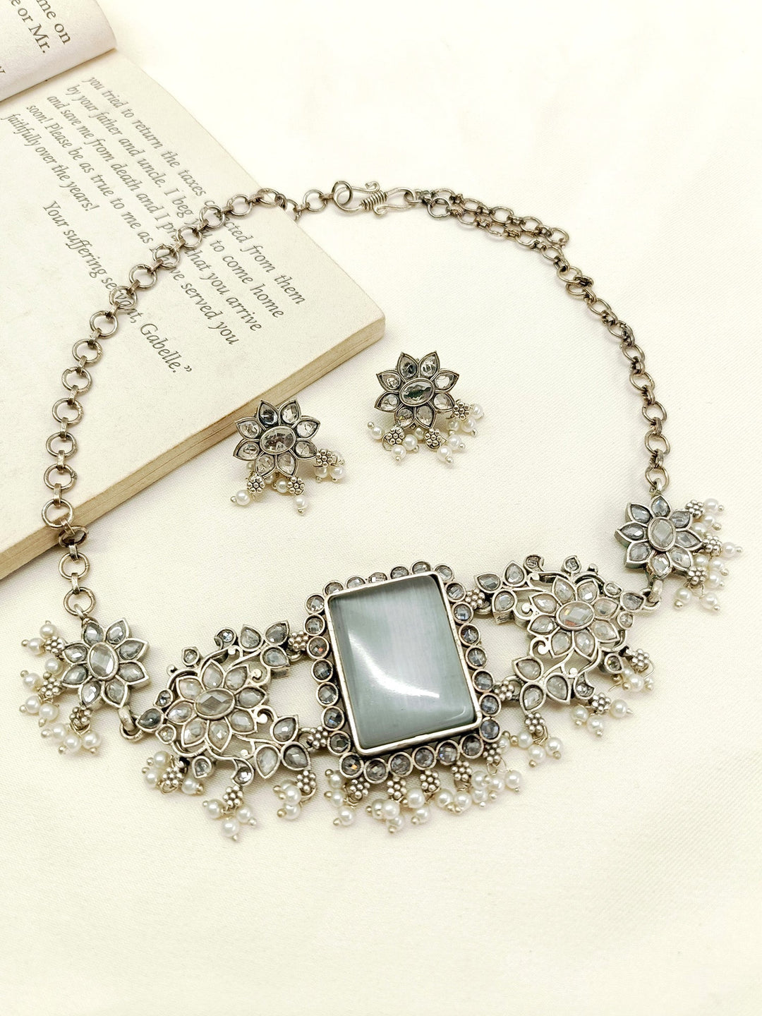Vibha Grey Oxidized Choker Set - qivii