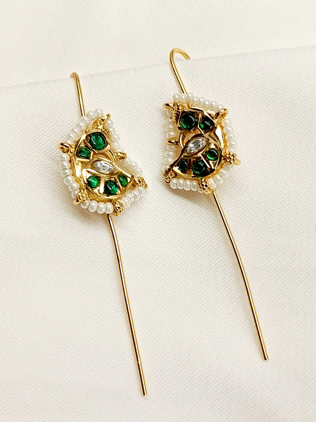 Taaz Green Gold Plated Kundan Ear Cuff [ Price is for Pair ] - qivii