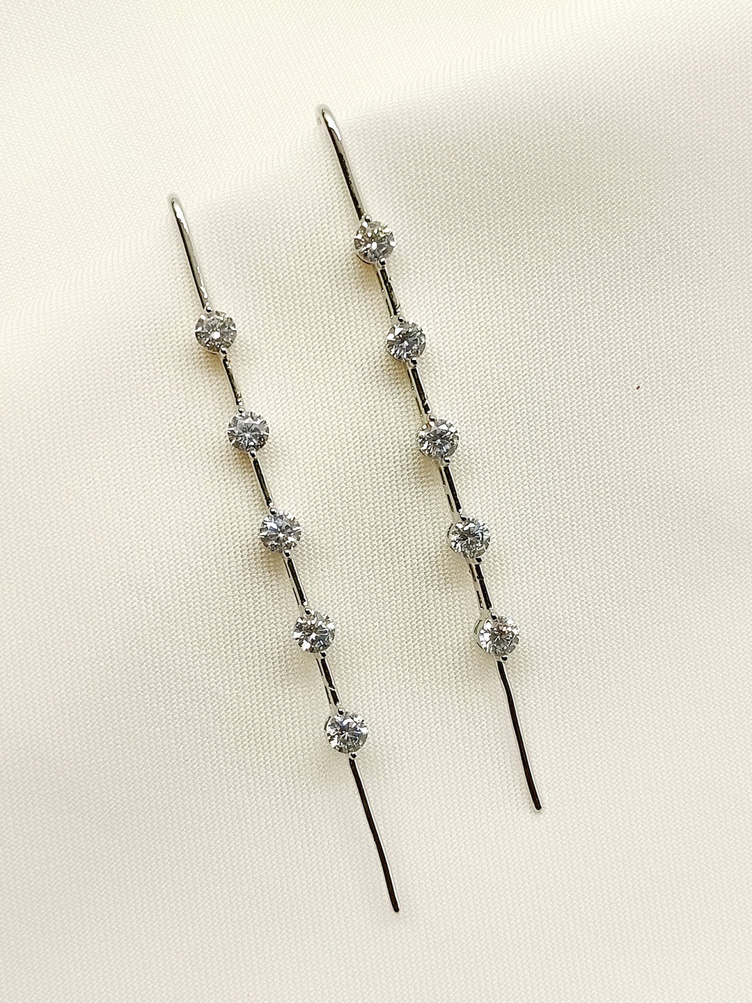 Maushmi White American Diamond Earcuff - qivii