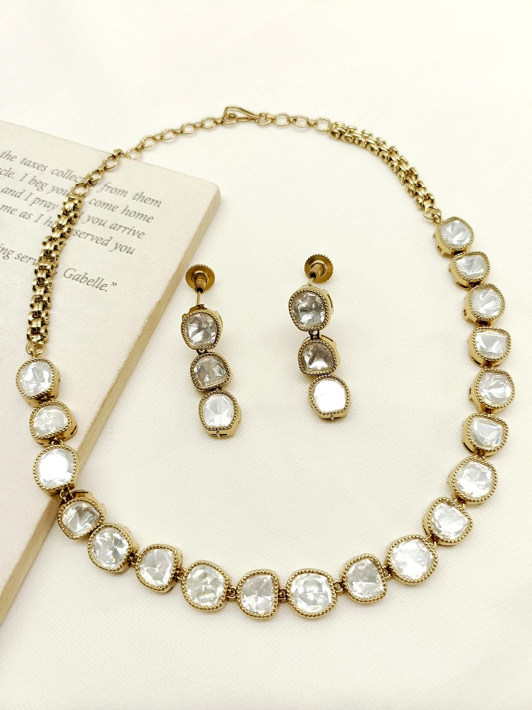 Elisha White Polki Necklace Set - qivii