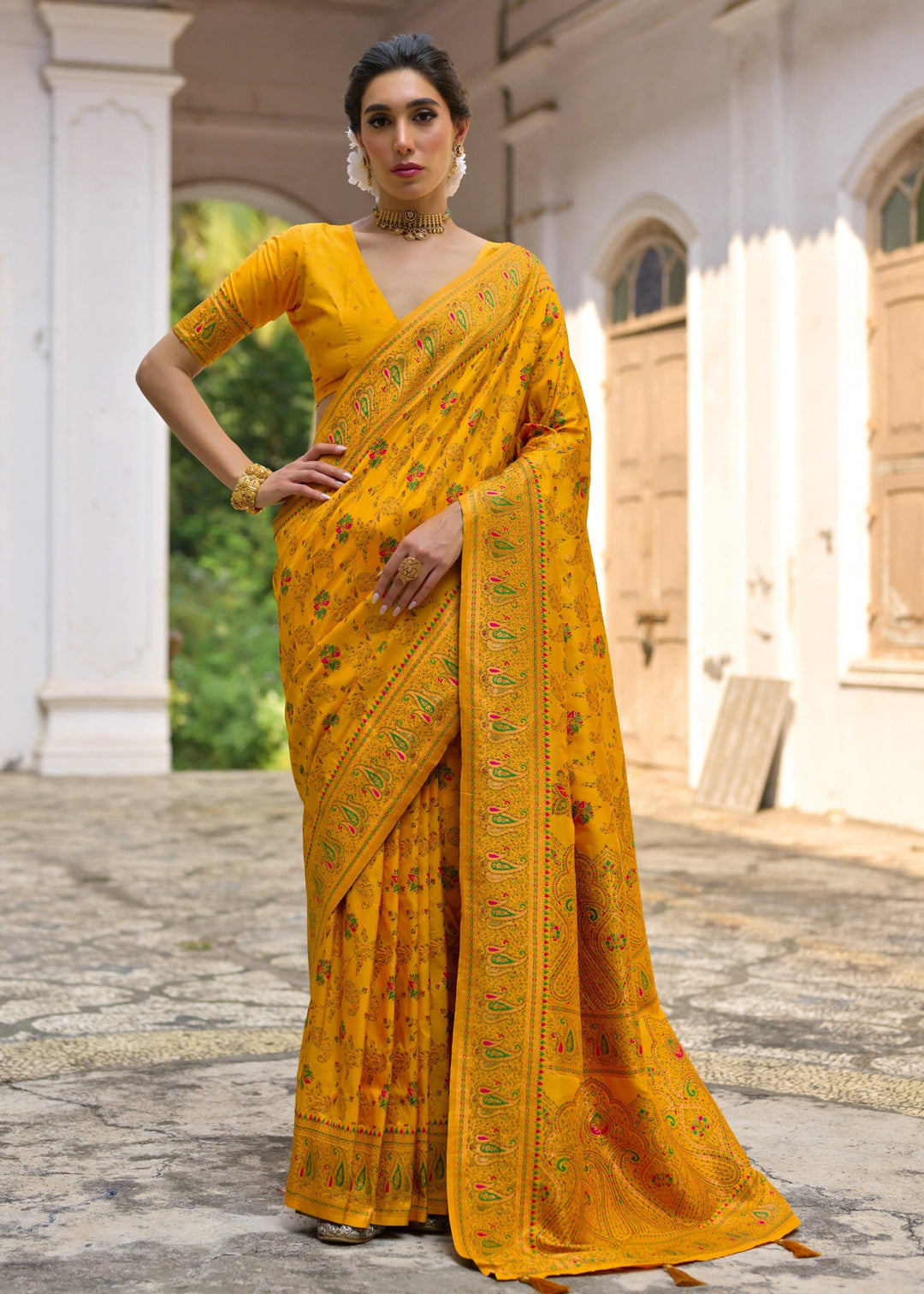Yellow Thread Woven Jal & Flower Silk Saree With Thread Woven Pallu - qivii