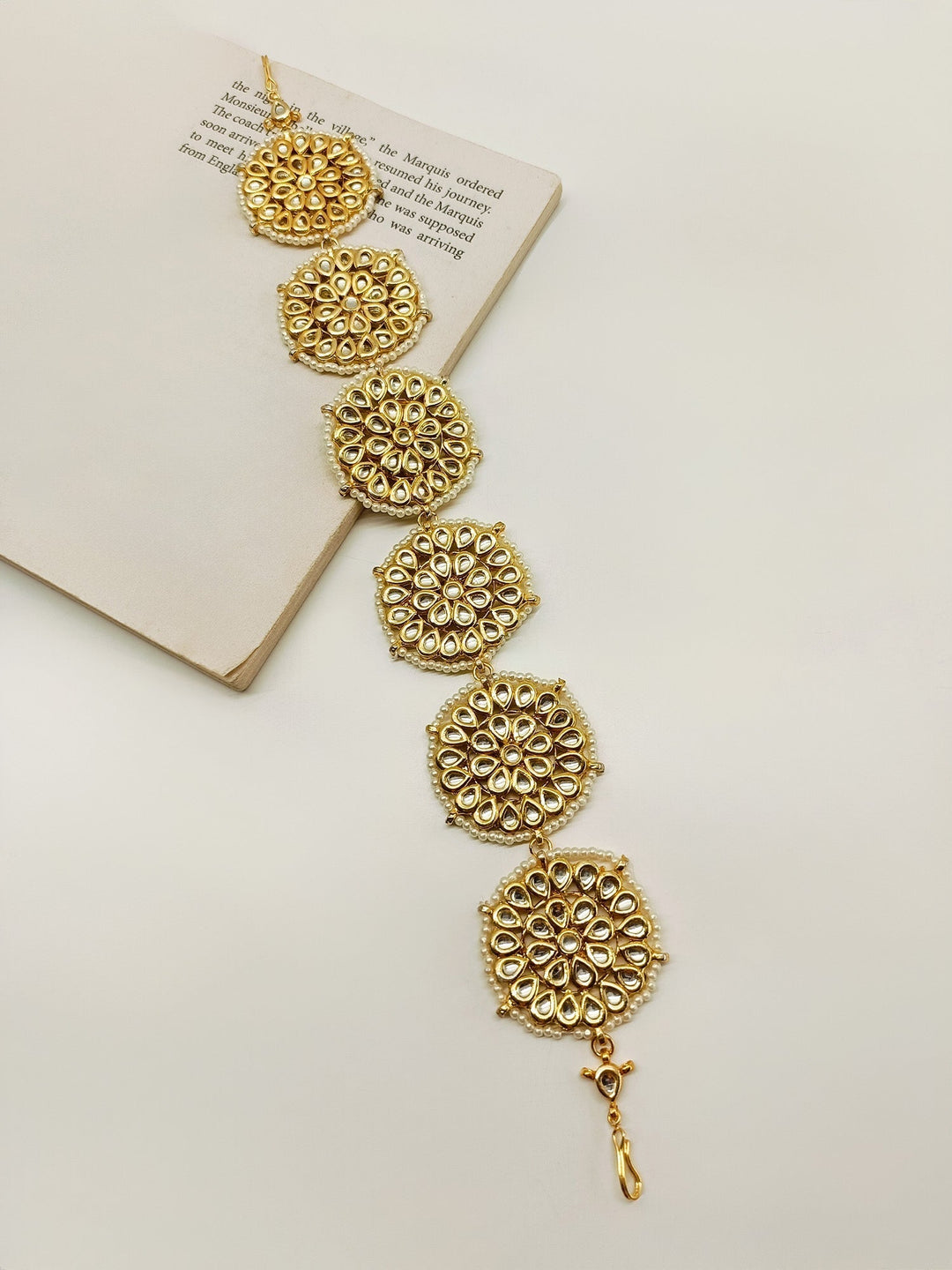 Neha Broad Kundan Sheeshpatti - qivii