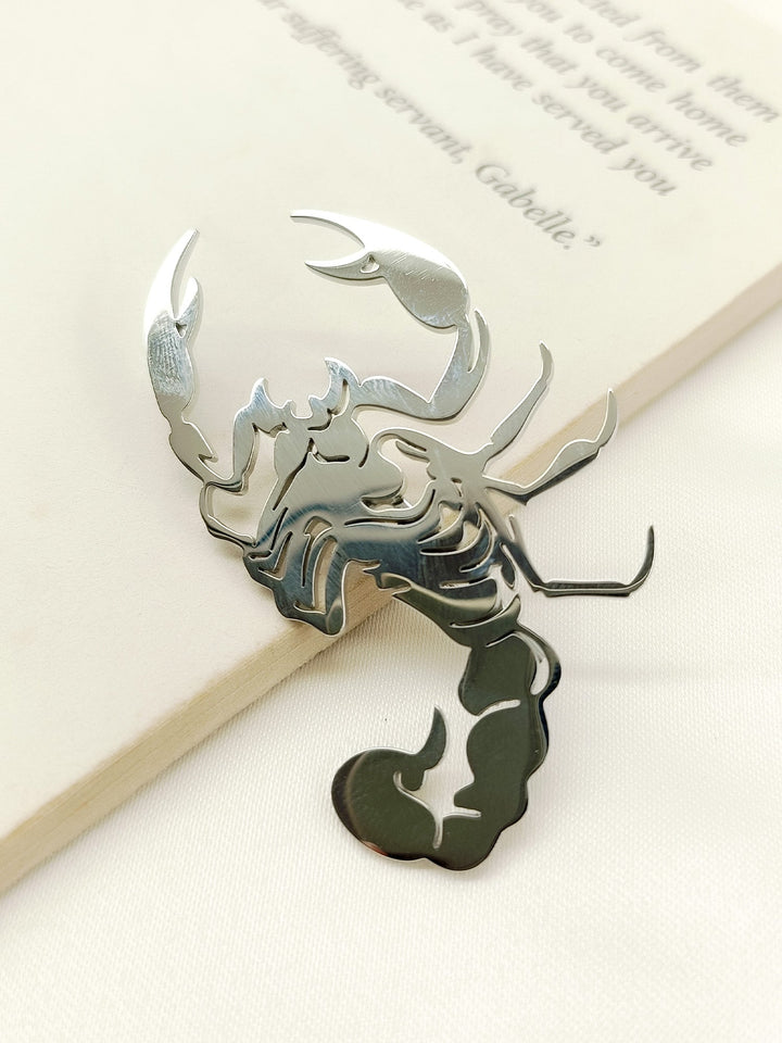 Madhu Scorpion Silver Men's Brooch - qivii