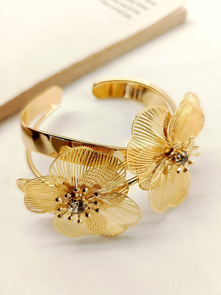 Ijaya Golden Western Bracelet - qivii