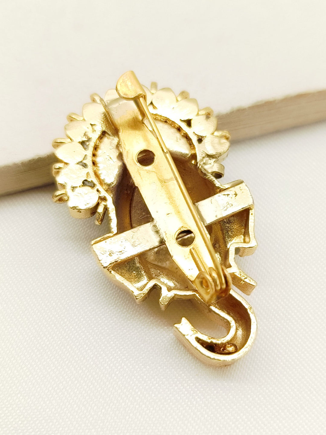 Netra White Ganesh Ji Brooch - qivii