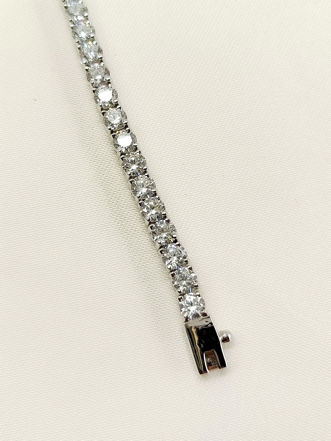 Aadhini 92.5 Silver Swarovski Stone Bracelet - qivii