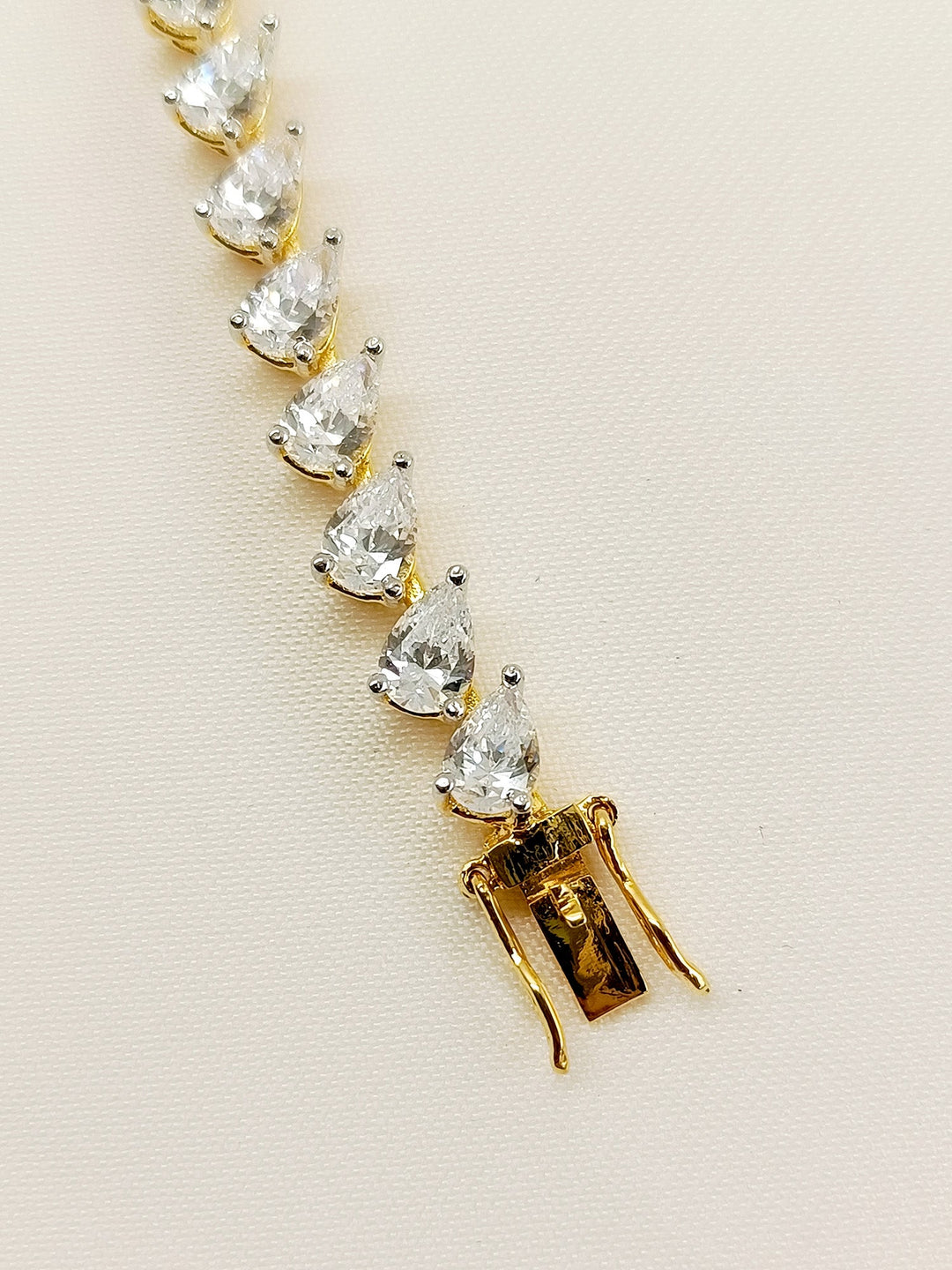 Anuprabha 92.5 Silver Swarovski Stone Bracelet - qivii