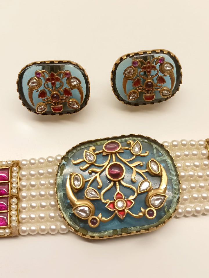  Beautiful multi-colour choker set made for a captivating look