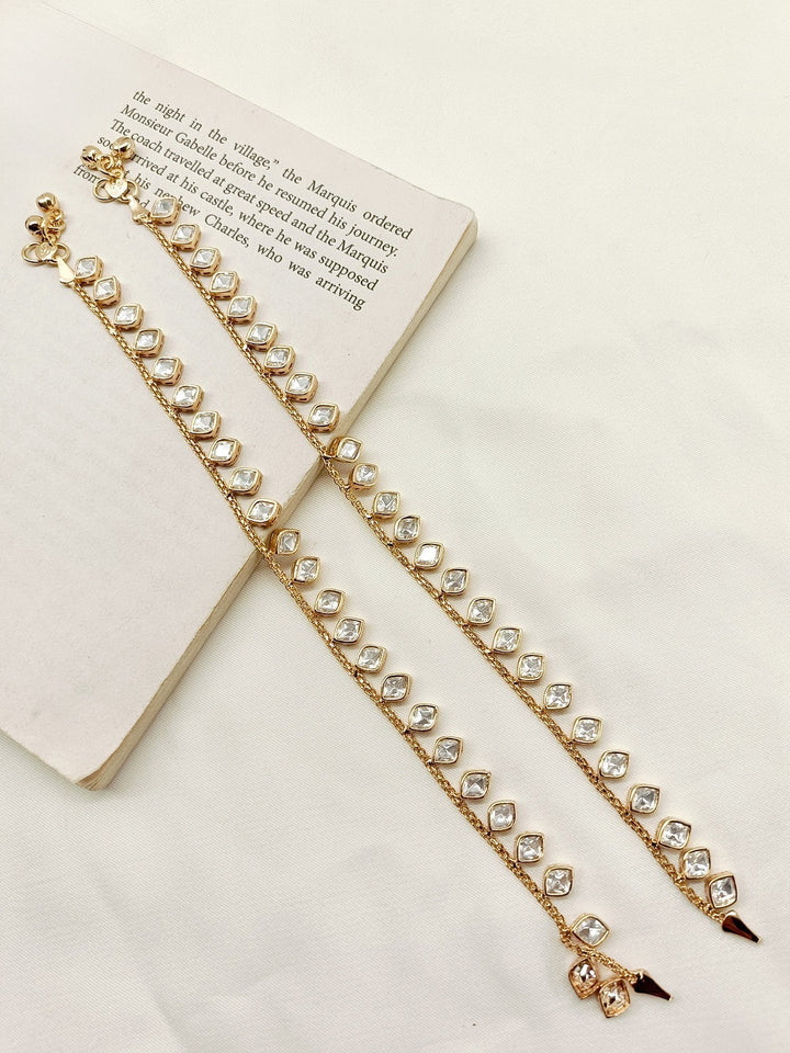 Mehnaaz White Kundan Anklet - qivii