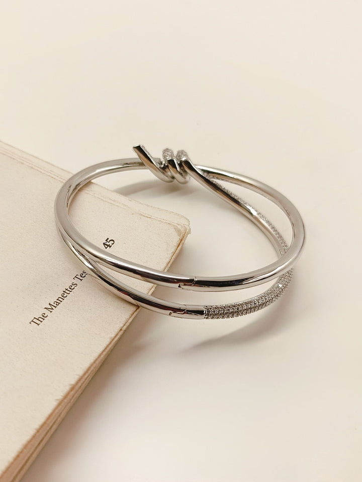 Warthi White American Diamond Bracelet - qivii