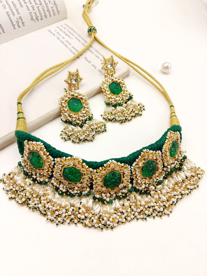  Stunningly crafted choker set with exquisite design 