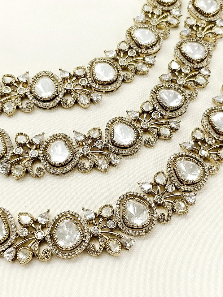 Kaumolika White Victorian Set - qivii