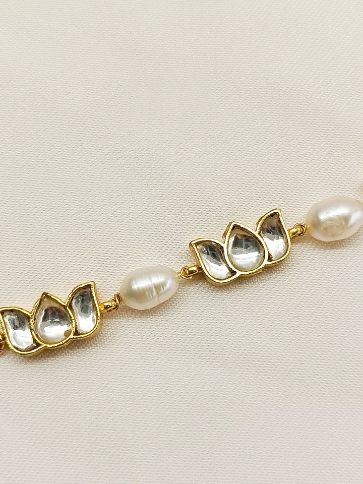 Sasha Cream Kundan Bracelet - qivii