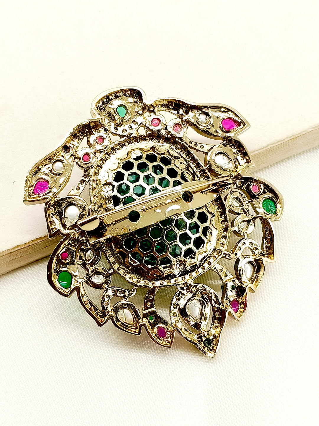 Naksh Green Men's Brooch - qivii