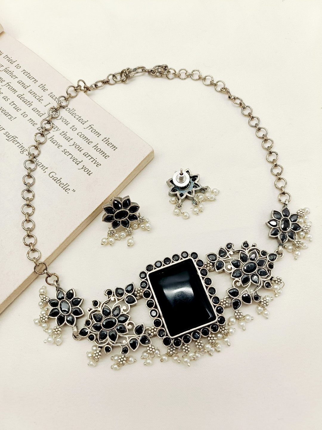 Saunika Black Oxidized Choker Set - qivii