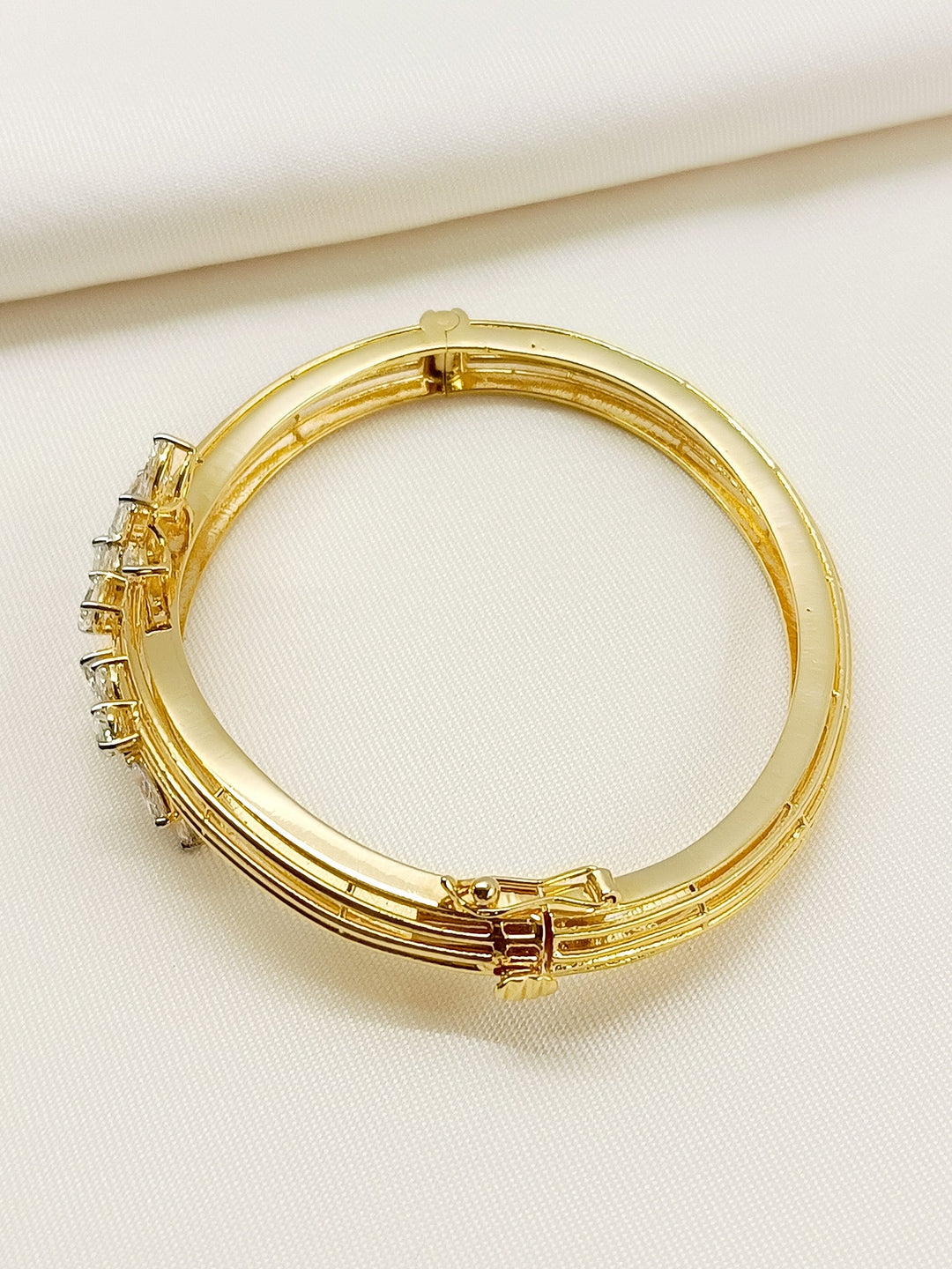 Trishika 92.5 Silver Swarovski Stone Bracelet - qivii