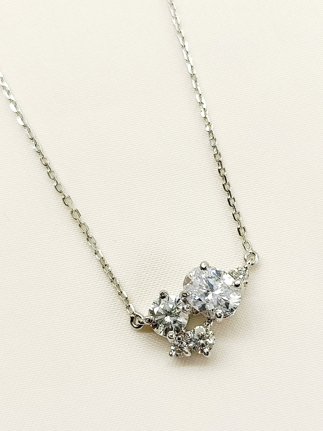 Darshika 92.5 Silver Swarovski Stone Pendal - qivii