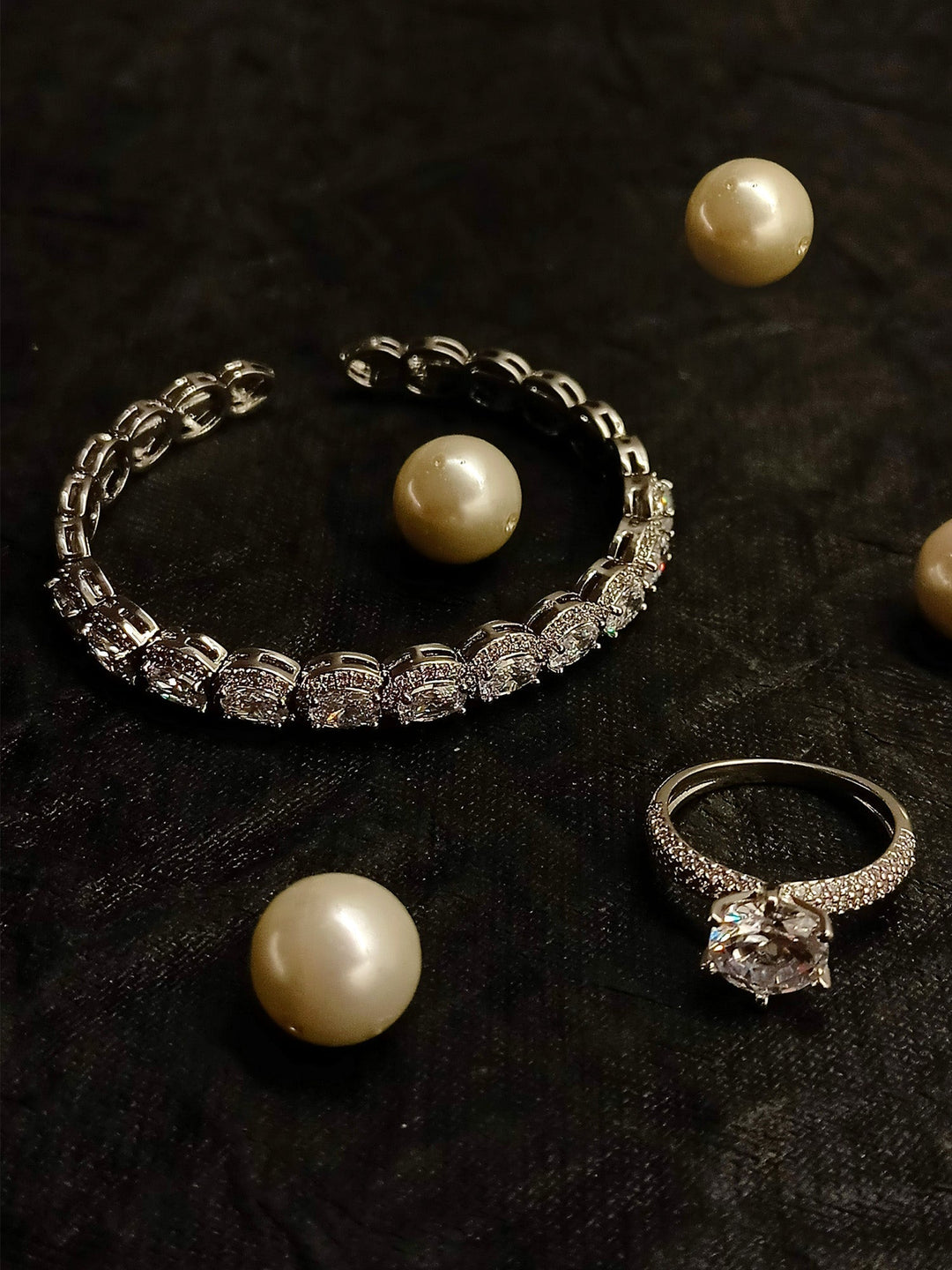 Veena American Diamond Bracelet With Finger Ring - qivii