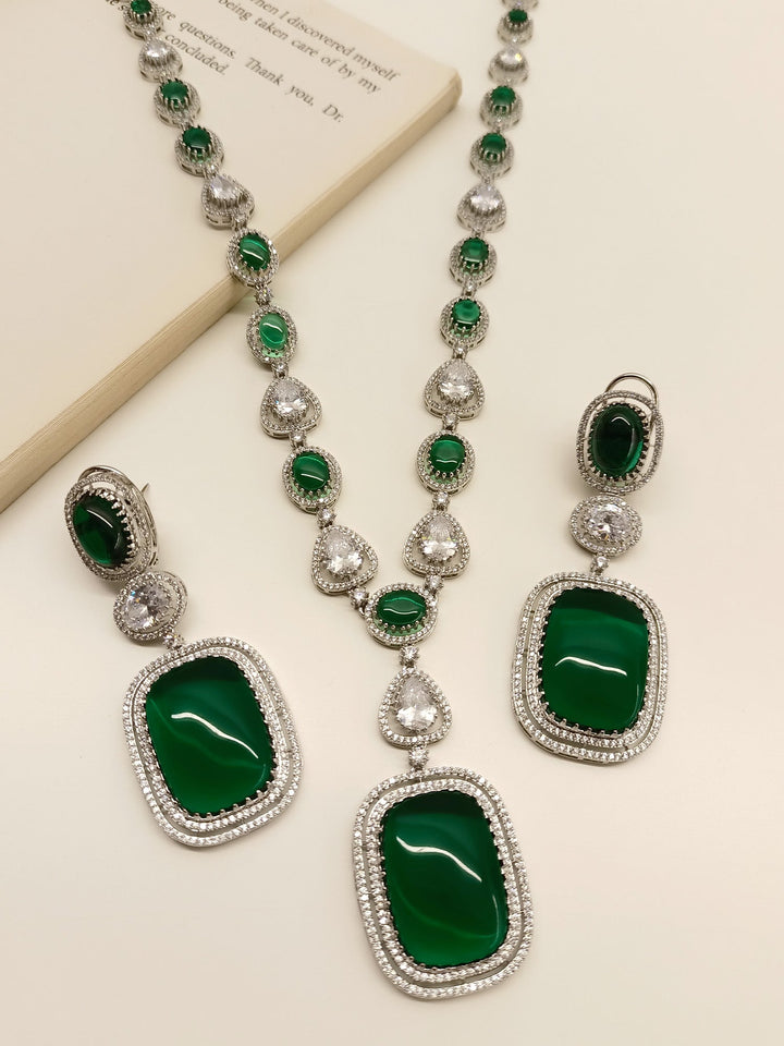 Elegant and sophisticated necklace set perfect for special occasions