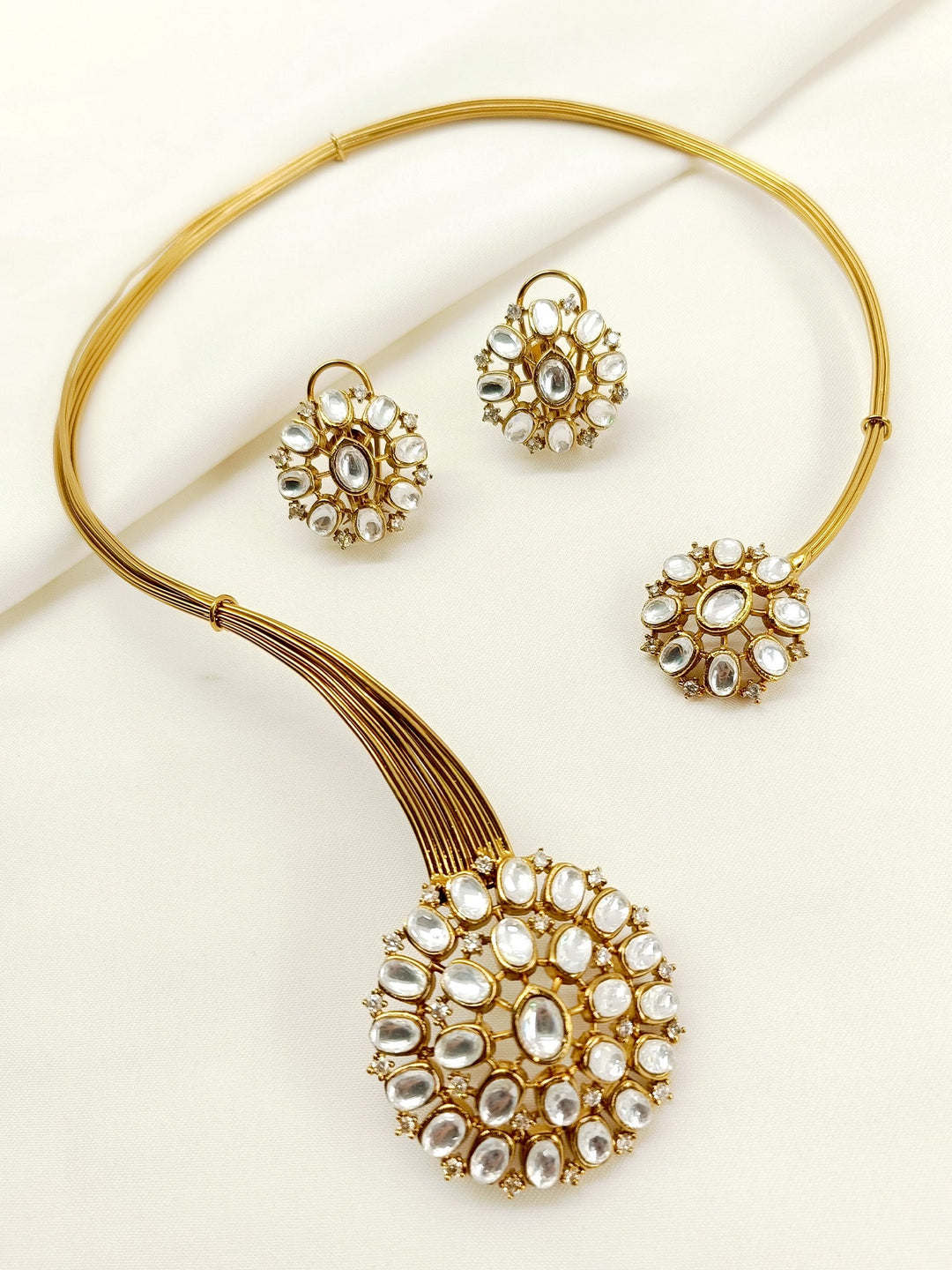 Alvina Kundan Combo Set In White - qivii