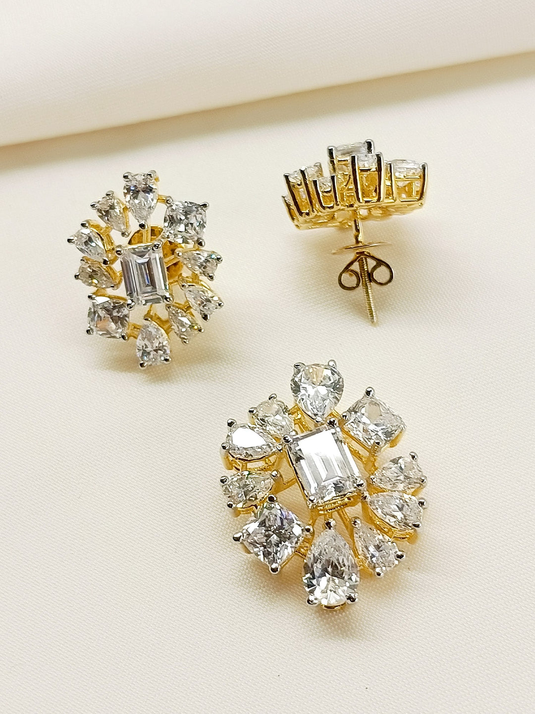 Renuka 92.5 Silver Swarovski Stone Pendant Set - qivii